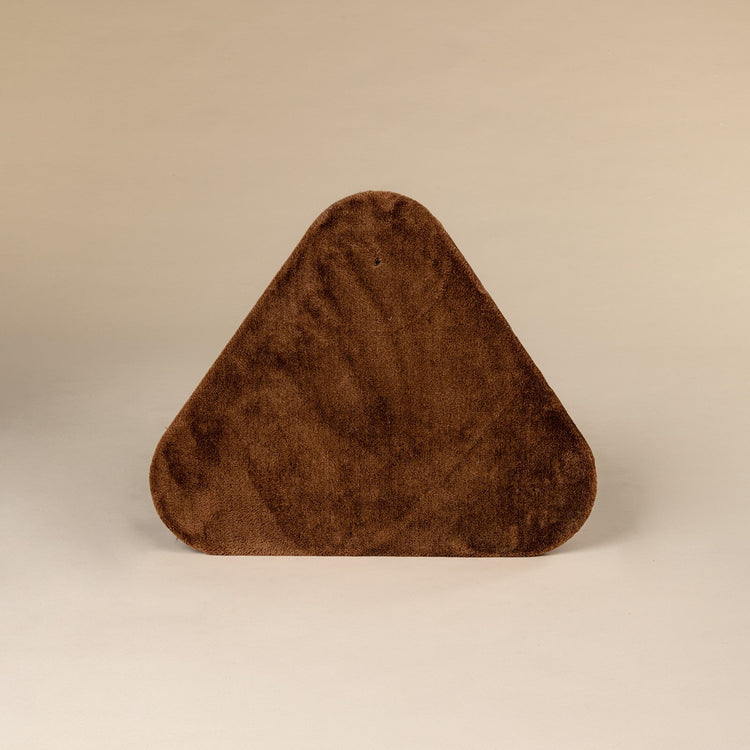 Grote, bruinkleurige Ligplaats Step Driehoekig (voor 12, 15 of 20 cm palen)